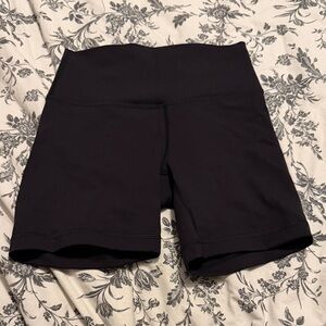 Lululemon wunder train short